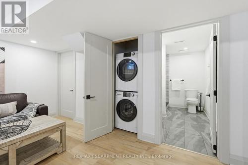 286 East 18Th Street, Hamilton, ON - Indoor Photo Showing Laundry Room