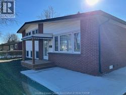 3401 ROXBOROUGH Unit# LOWER Windsor, ON N9E 2Z9