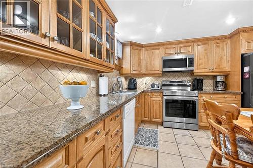 344 Enfield Road, Burlington, ON - Indoor Photo Showing Kitchen