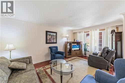 122 Greencedar Drive, Hamilton, ON - Indoor Photo Showing Living Room