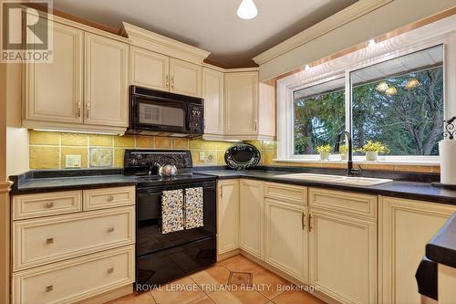 501 Boler Road, London South (South K), ON - Indoor Photo Showing Kitchen