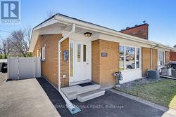 1274 MAITLAND AVENUE  Ottawa, ON K2C 2C6