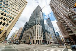 PH5 - 955 BAY STREET Toronto, ON M5C 0C6