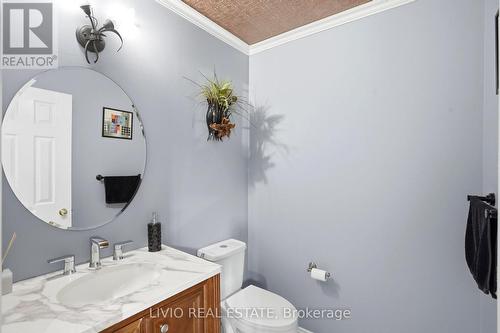 19 Konstantine Court, Hamilton, ON - Indoor Photo Showing Bathroom