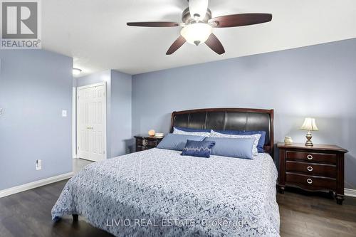 19 Konstantine Court, Hamilton, ON - Indoor Photo Showing Bedroom