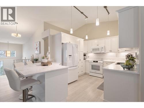 393 Rio Drive S, Kelowna, BC - Indoor Photo Showing Kitchen With Upgraded Kitchen