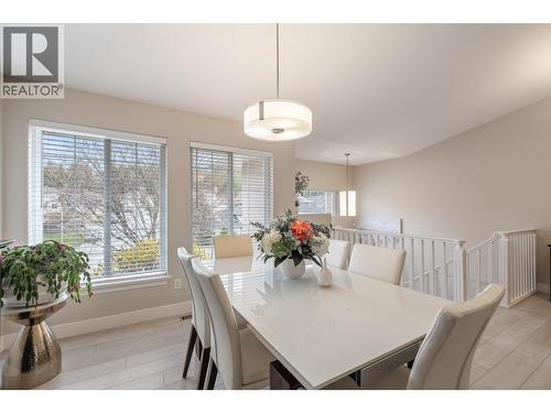393 Rio Drive S, Kelowna, BC - Indoor Photo Showing Dining Room