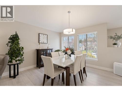 393 Rio Drive S, Kelowna, BC - Indoor Photo Showing Dining Room