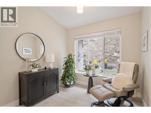 393 Rio Drive S, Kelowna, BC - Indoor Photo Showing Other Room
