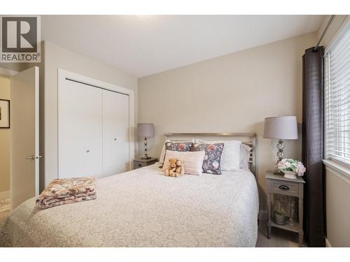 393 Rio Drive S, Kelowna, BC - Indoor Photo Showing Bedroom