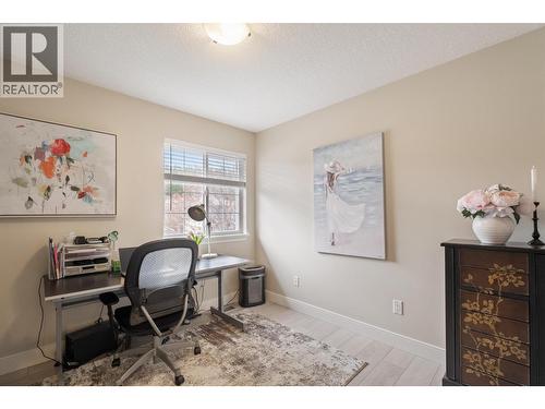 393 Rio Drive S, Kelowna, BC - Indoor Photo Showing Office