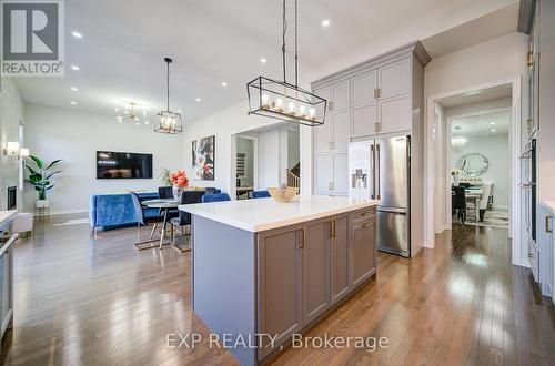 41 Bremner Street, Whitby, ON - Indoor Photo Showing Kitchen With Upgraded Kitchen