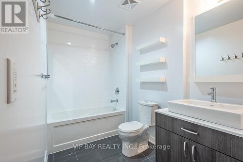 Nw817 - 9201 Yonge Street, Richmond Hill, ON - Indoor Photo Showing Bathroom