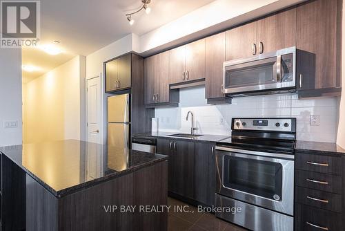 Nw817 - 9201 Yonge Street, Richmond Hill, ON - Indoor Photo Showing Kitchen With Stainless Steel Kitchen With Upgraded Kitchen