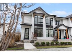 807 Francis Avenue Kelowna, BC V1Y 5G6