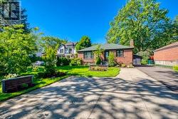 538 FOURTH LINE Oakville, ON L6L 5A7