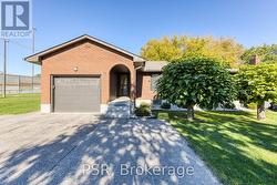 24 BURBANK ROAD  Kitchener, ON N2B 1E1