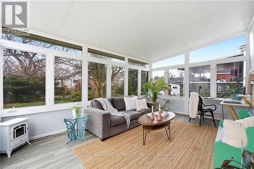 547 Cochrane Road, Hamilton, ON - Indoor Photo Showing Living Room