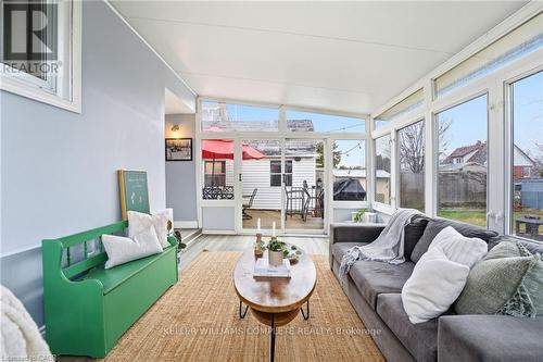 547 Cochrane Road, Hamilton, ON - Indoor Photo Showing Living Room