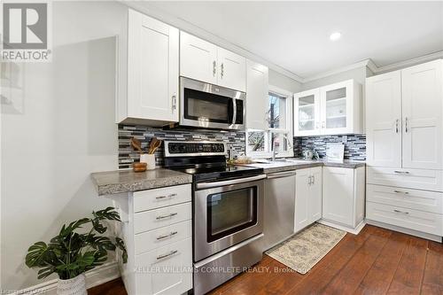 547 Cochrane Road, Hamilton, ON - Indoor Photo Showing Kitchen