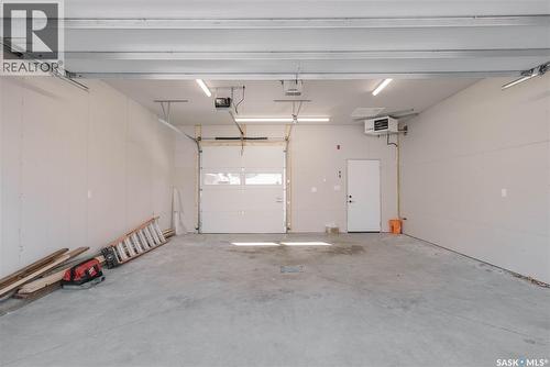 803 2Nd Street E, Saskatoon, SK - Indoor Photo Showing Garage