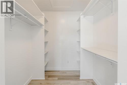 803B 2Nd Street E, Saskatoon, SK - Indoor With Storage