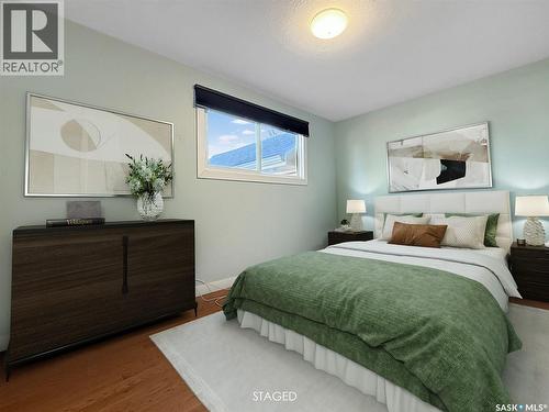 210 Clinton Place, Swift Current, SK - Indoor Photo Showing Bedroom