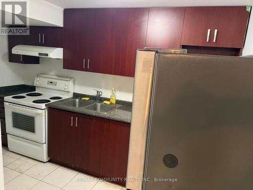 8 Terry Fox Street, Markham, ON - Indoor Photo Showing Kitchen With Double Sink
