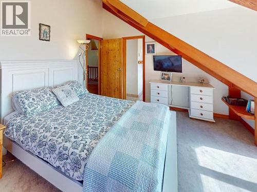 3749 Highway 101, Powell River, BC - Indoor Photo Showing Bedroom
