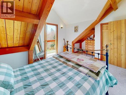 3749 Highway 101, Powell River, BC - Indoor Photo Showing Bedroom