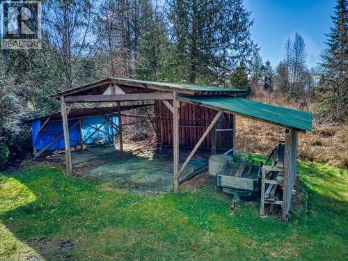 3749 Highway 101, Powell River, BC - Outdoor