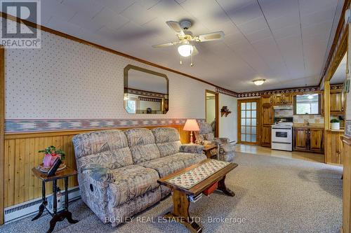 310 Tiny Beaches Road S, Tiny, ON - Indoor Photo Showing Living Room