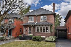 30 OSWALD CRESCENT Toronto, ON M4S 2H6