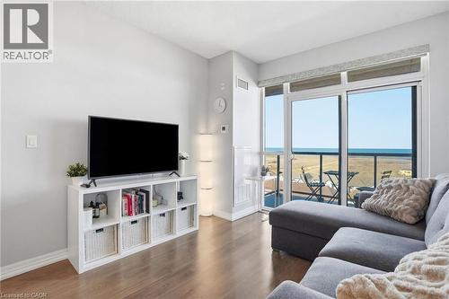 560 North Service Road Unit# 708, Grimsby, ON - Indoor Photo Showing Living Room