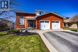 3 KINTYRE Court  Caledonia, ON N3W 1G8