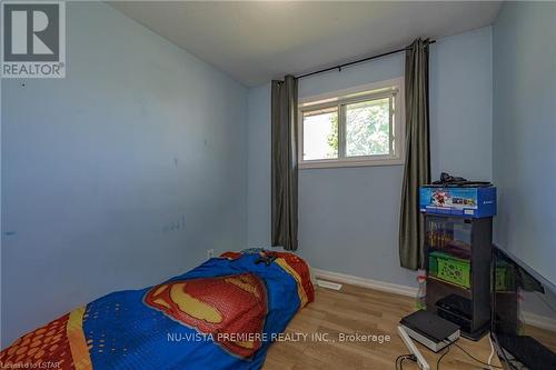230 Burlington Street, London South (South J), ON - Indoor Photo Showing Bedroom