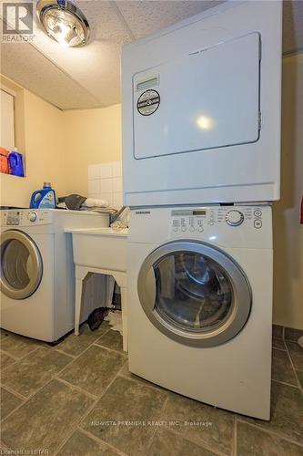 230 Burlington Street, London South (South J), ON - Indoor Photo Showing Laundry Room