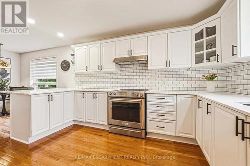 980 Glen View Avenue, Burlington, ON - Indoor Photo Showing Kitchen With Upgraded Kitchen