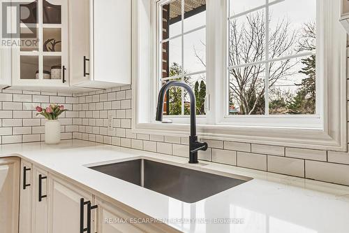 980 Glen View Avenue, Burlington, ON - Indoor Photo Showing Kitchen