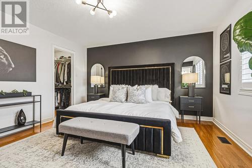 980 Glen View Avenue, Burlington, ON - Indoor Photo Showing Bedroom