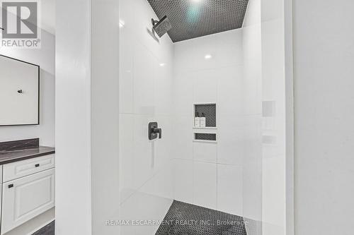 980 Glen View Avenue, Burlington, ON - Indoor