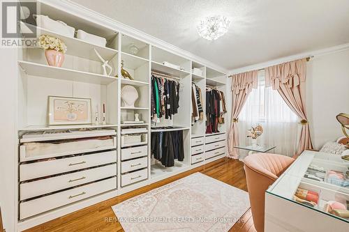 980 Glen View Avenue, Burlington, ON - Indoor