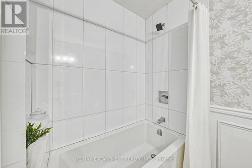 980 Glen View Avenue, Burlington, ON - Indoor Photo Showing Bathroom