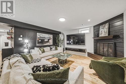 980 Glen View Avenue, Burlington, ON - Indoor Photo Showing Living Room With Fireplace