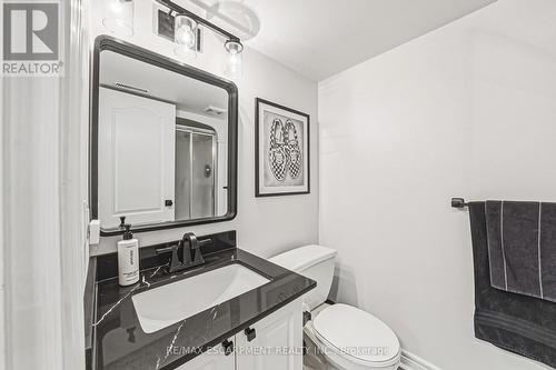980 Glen View Avenue, Burlington, ON - Indoor Photo Showing Bathroom
