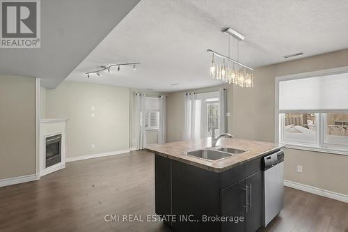 360 Culpepper Place, Waterloo, ON - Indoor Photo Showing Kitchen With Double Sink