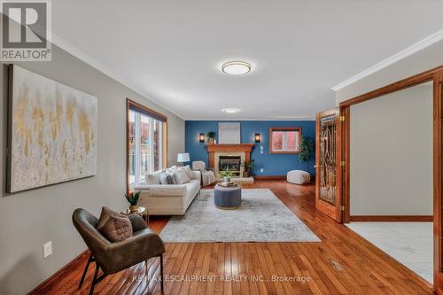 41 Candor Crescent, Hamilton, ON - Indoor Photo Showing Living Room