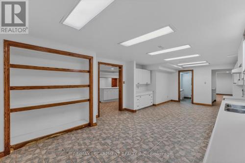 41 Candor Crescent, Hamilton, ON - Indoor Photo Showing Other Room