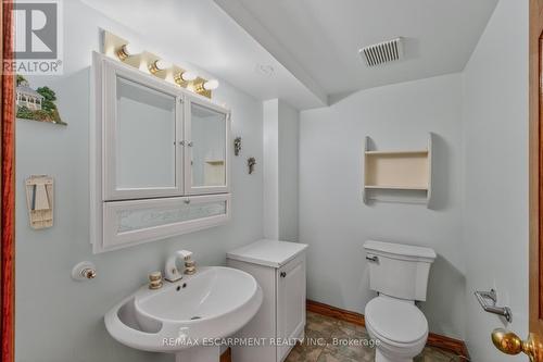 41 Candor Crescent, Hamilton, ON - Indoor Photo Showing Bathroom