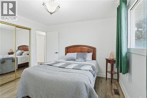 102 Dundee Drive, Caledonia, ON - Indoor Photo Showing Bedroom